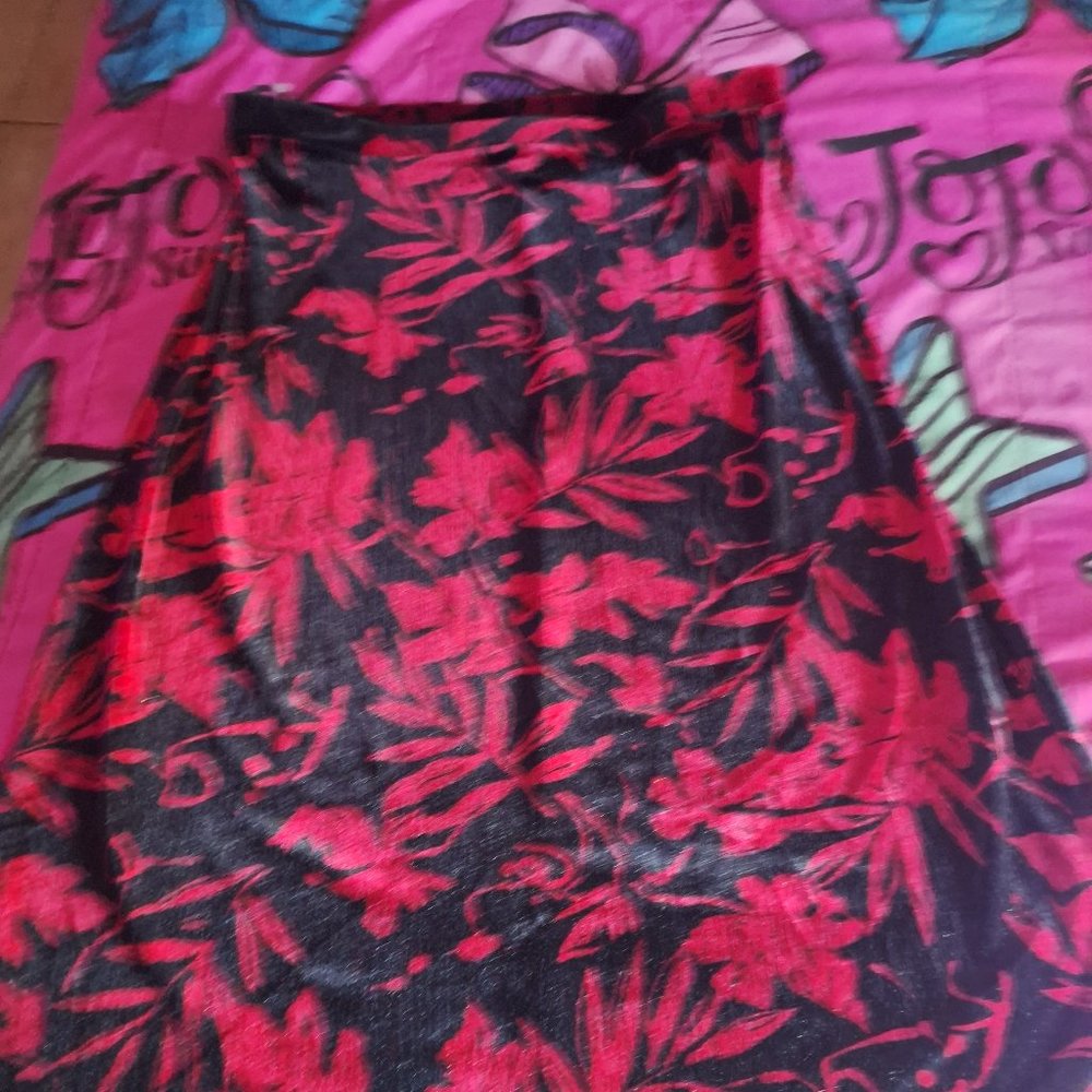 Kathie lee collection black and red skirt